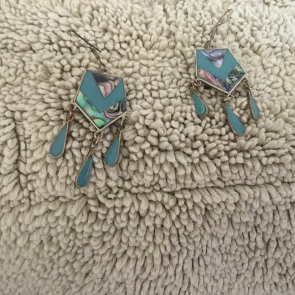 Jewelry - Picture 15 of 17